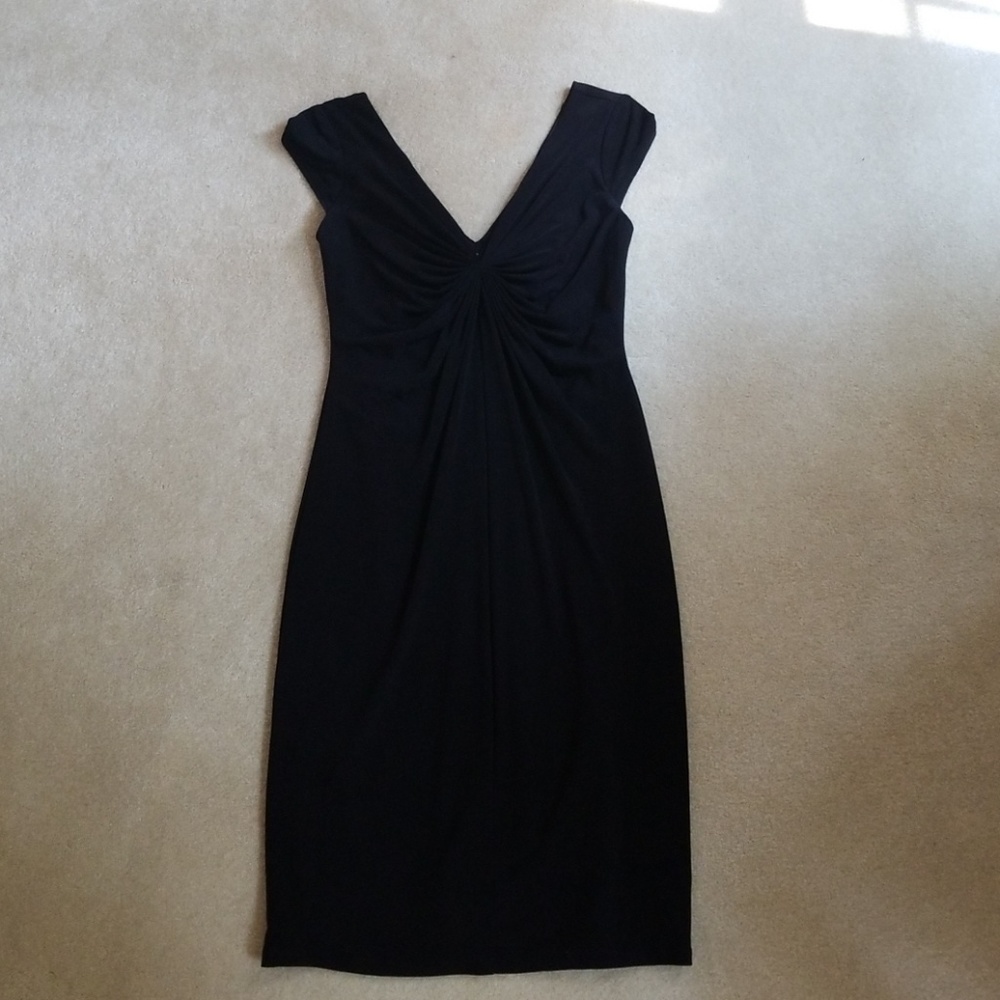 Little black dress (LBD)